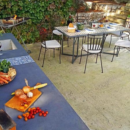 Quercus Apartment Stara Baska Bagian luar foto