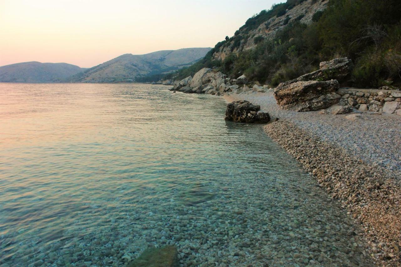 Quercus Apartment Stara Baska Bagian luar foto